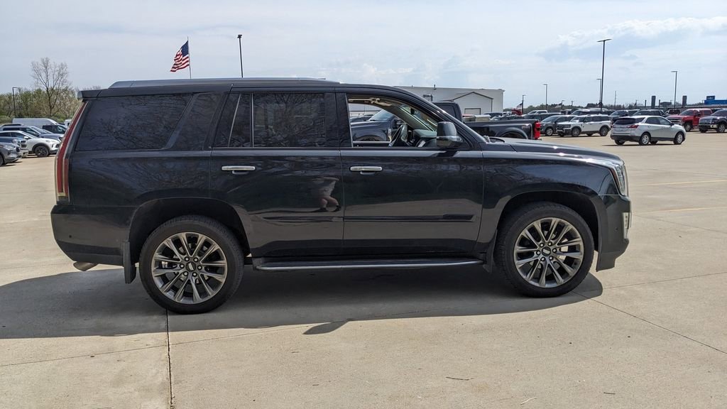 Used 2019 Cadillac Escalade Premium Luxury w/ Escalade Sport Edition AWD/4WD image 2