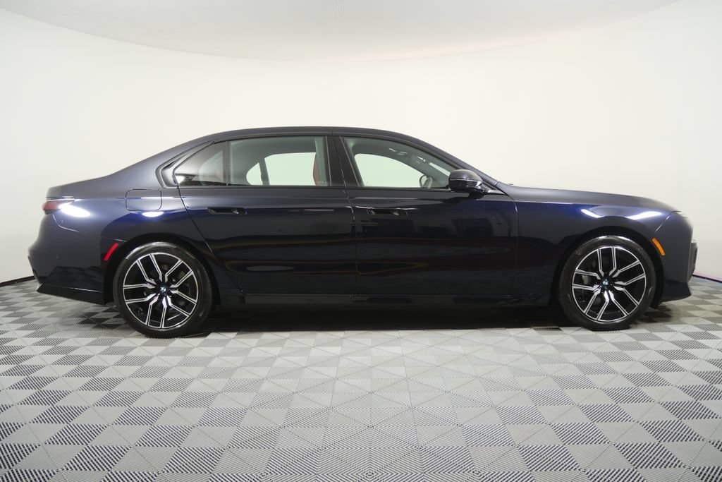 Certified 2026 BMW 740i RWD image 3