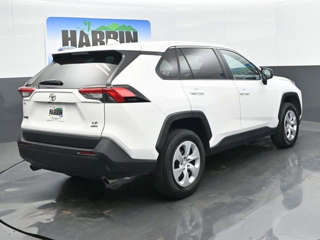 Used 2024 Toyota RAV4 LE AWD/4WD image 5