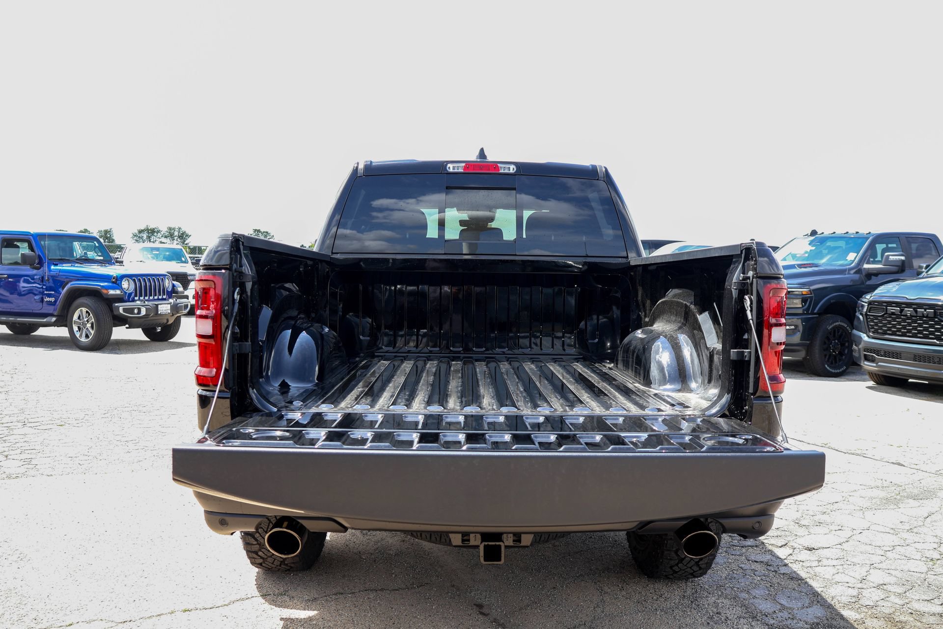 New 2026 RAM 1500 Warlock AWD/4WD image 13