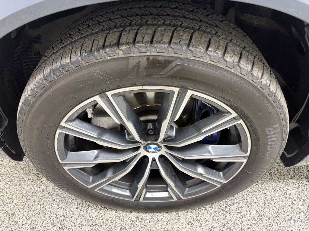 Used 2022 BMW X5 M50i w/ Executive Package image 9