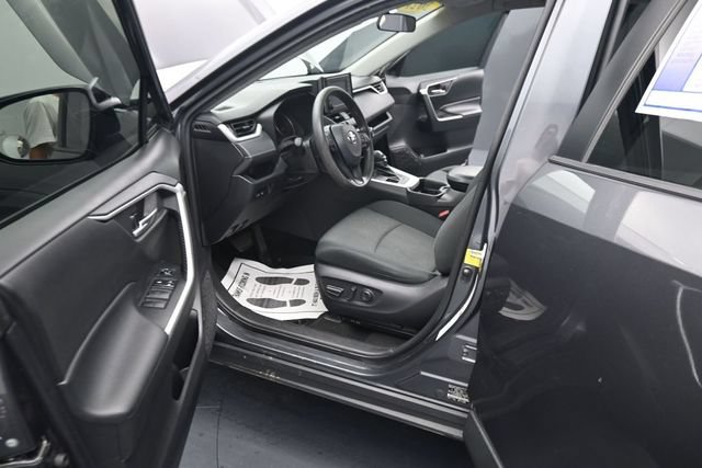 Used 2021 Toyota RAV4 XLE AWD/4WD image 14