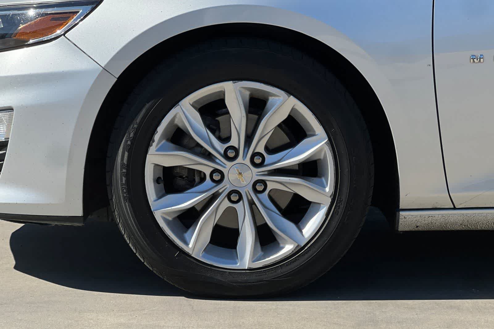 Used 2021 Chevrolet Malibu LT FWD image 12