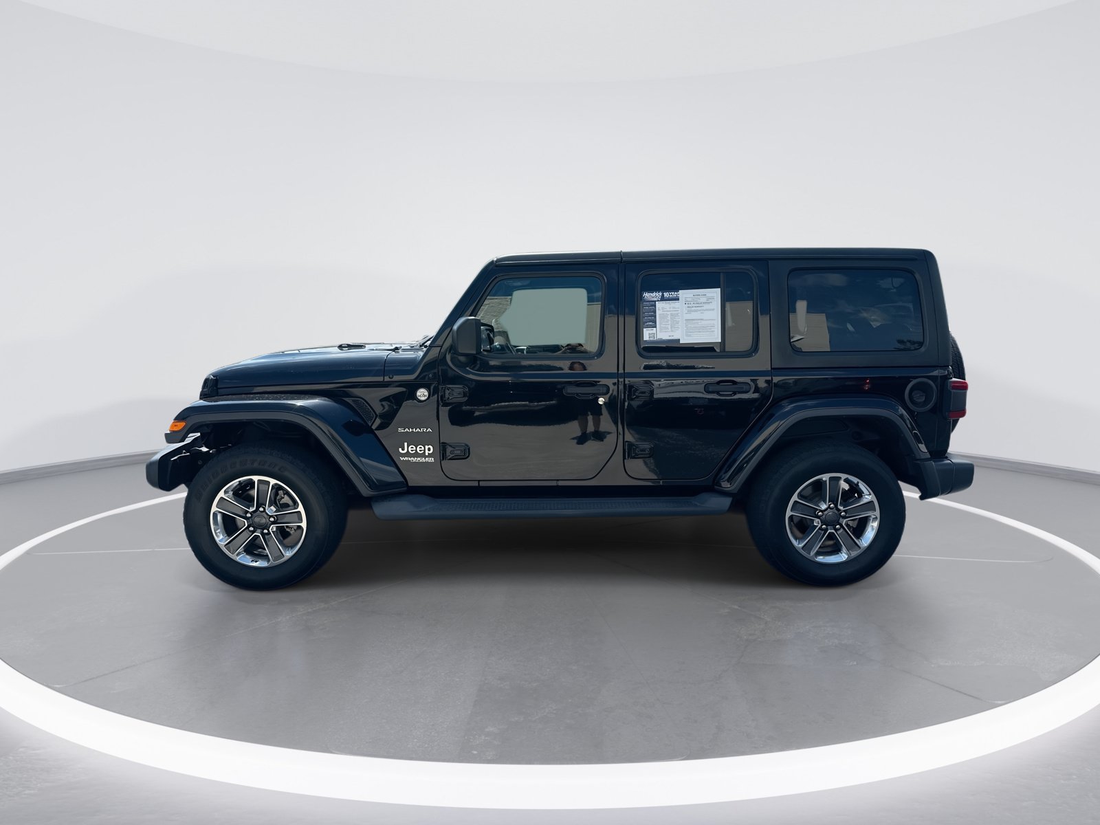 Used 2018 Jeep Wrangler Unlimited Sahara w/ Safety Group AWD/4WD image 6