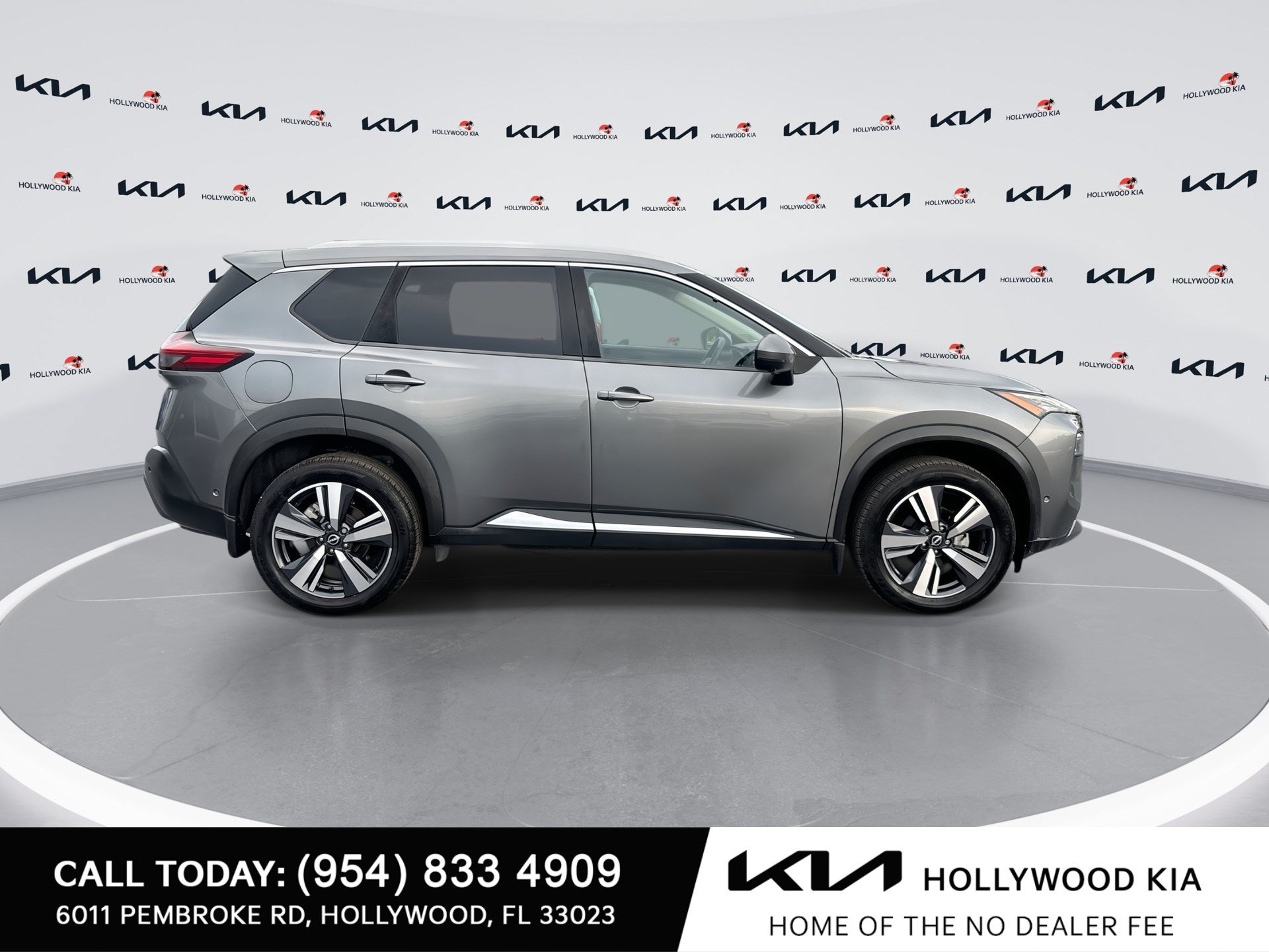 Used 2023 Nissan Rogue SL w/ SL Premium Package FWD image 9