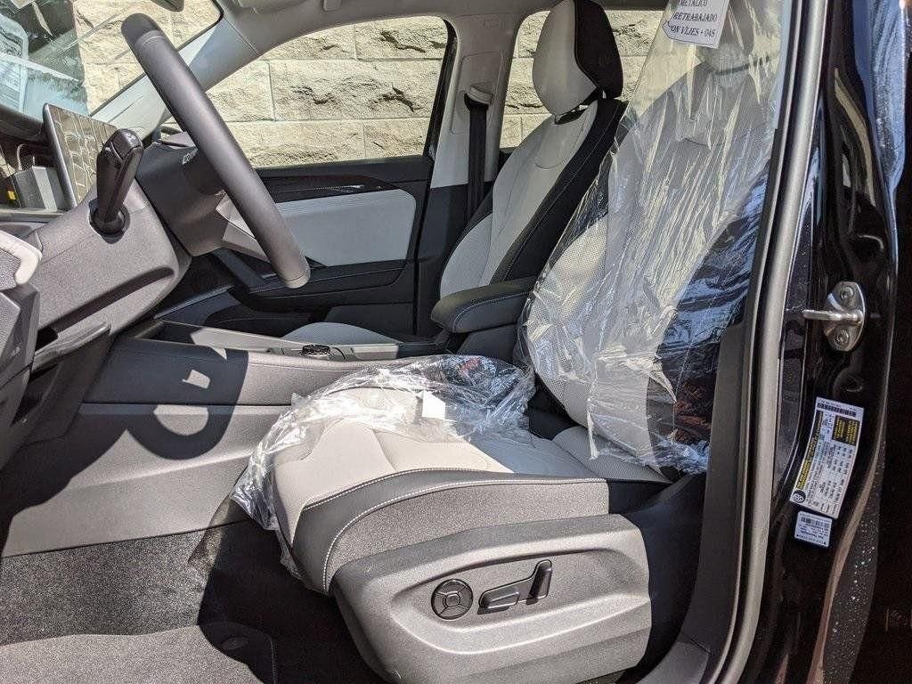 New 2026 Volkswagen Tiguan SE AWD/4WD image 12