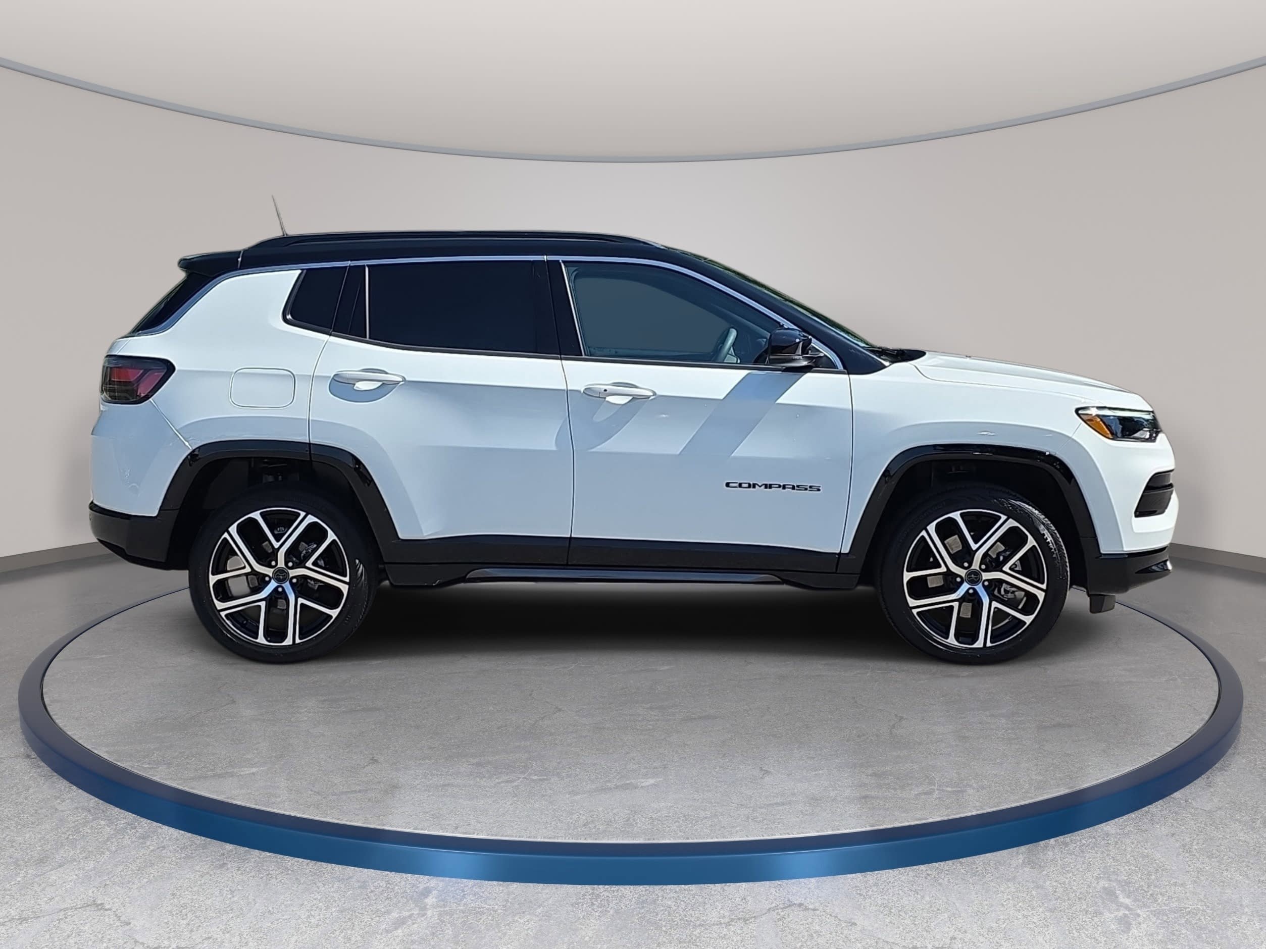 Used 2025 Jeep Compass Limited w/ Elite Group AWD/4WD image 5