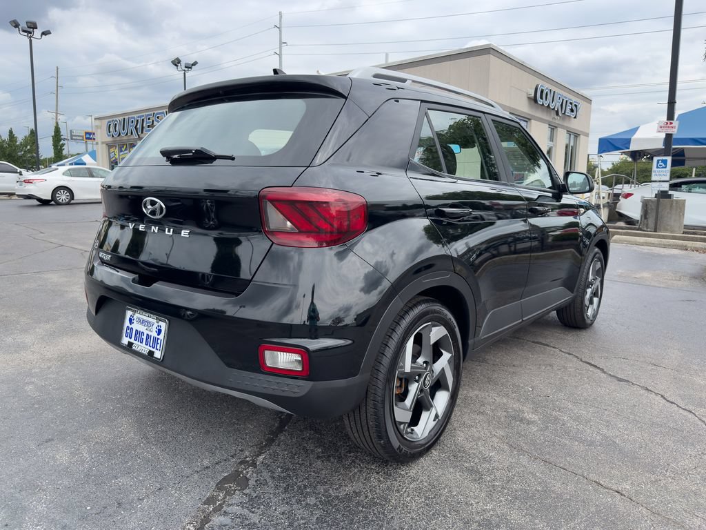 Used 2020 Hyundai Venue SEL w/ Convenience + Premium Package FWD image 7