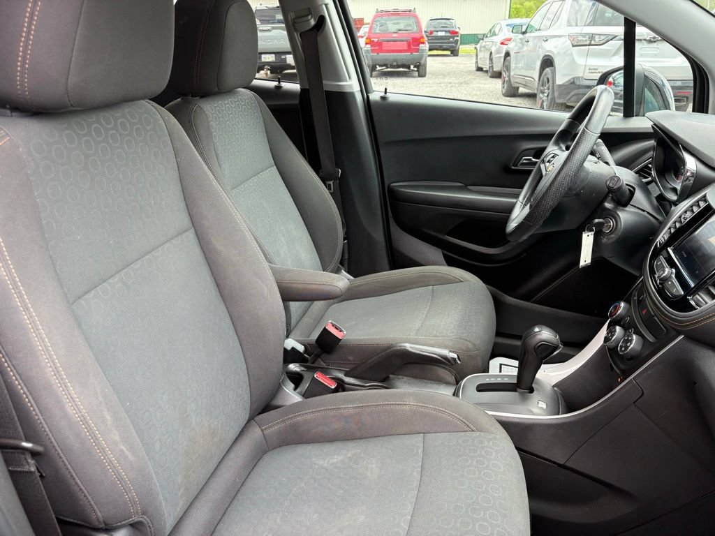 Used 2021 Chevrolet Trax LS w/ Tint and Cruise Package FWD image 15