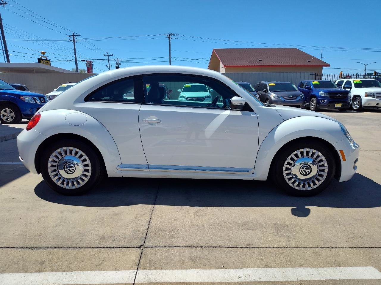 Used 2014 Volkswagen Beetle 2.5 image 3