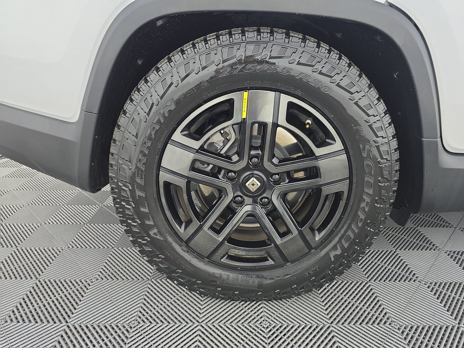 Used 2023 Rivian R1T Adventure Dual AWD/4WD image 12