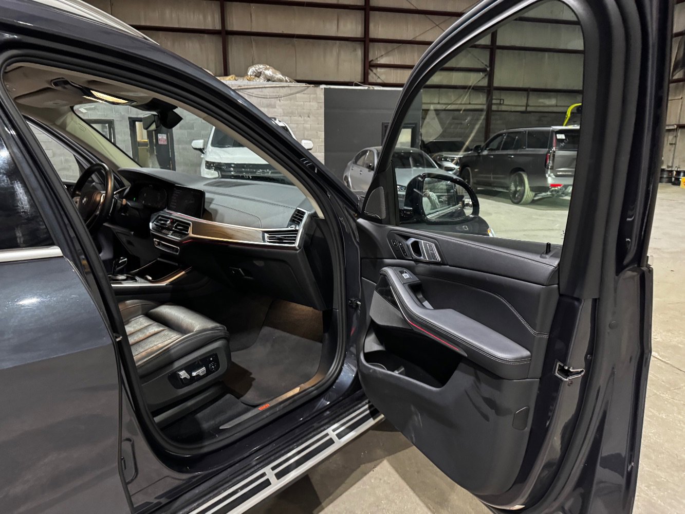 Used 2020 BMW X7 xDrive40i w/ Premium Package image 26