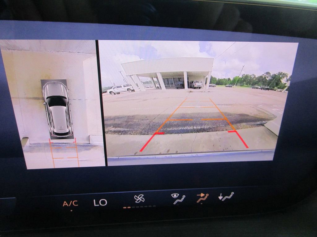 Used 2025 Buick Envision Preferred AWD/4WD image 42