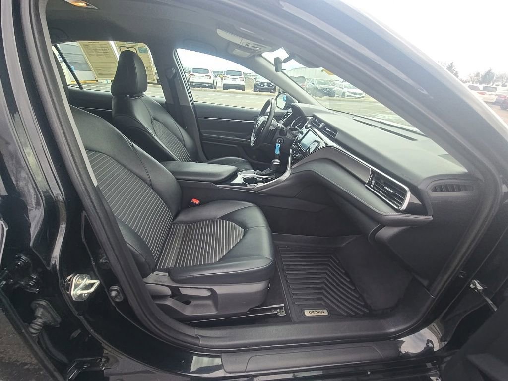 Used 2020 Toyota Camry SE image 30