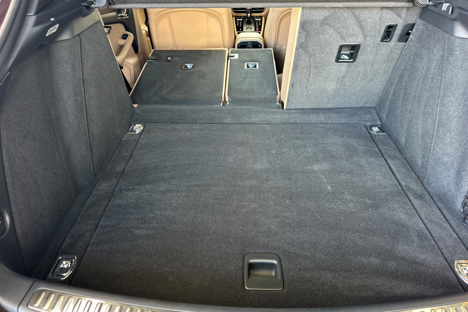 Certified 2023 Porsche Macan AWD image 15