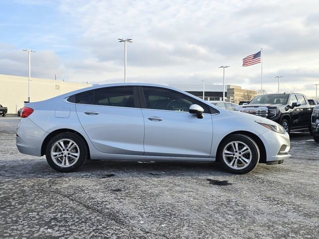 Used 2017 Chevrolet Cruze LT w/ Convenience Package image 12