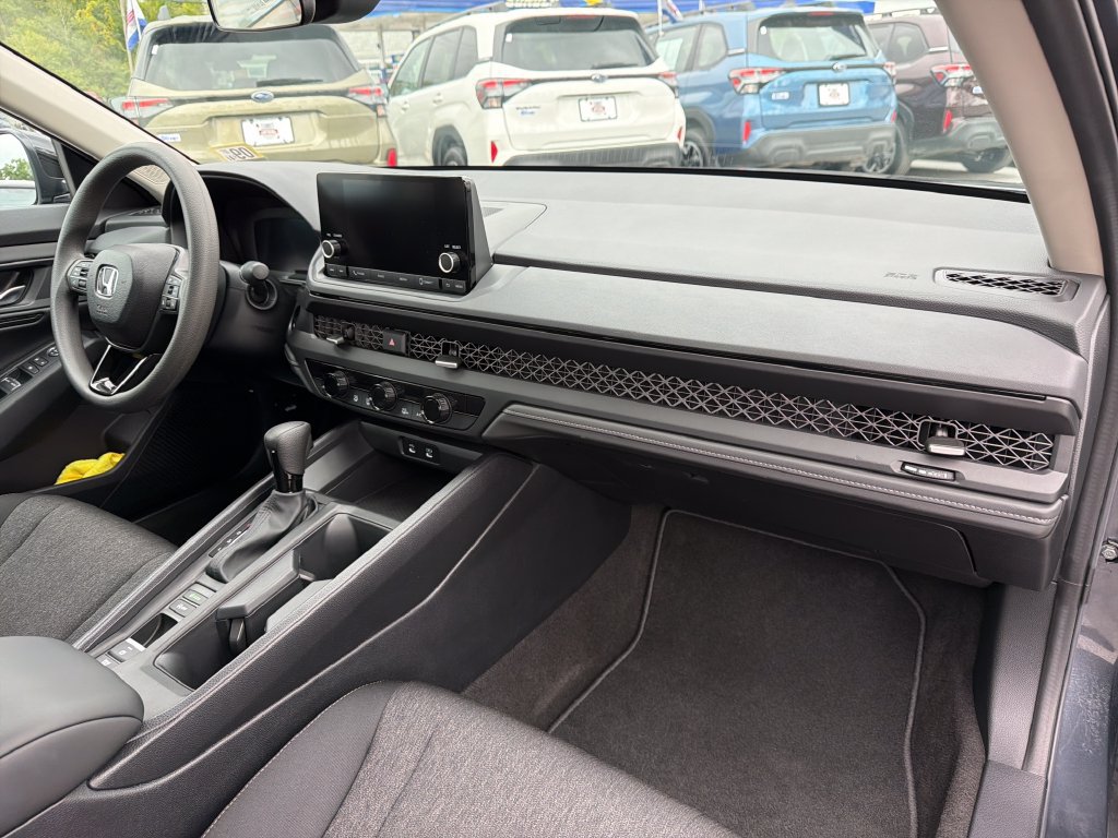 Used 2025 Honda Accord SE image 35