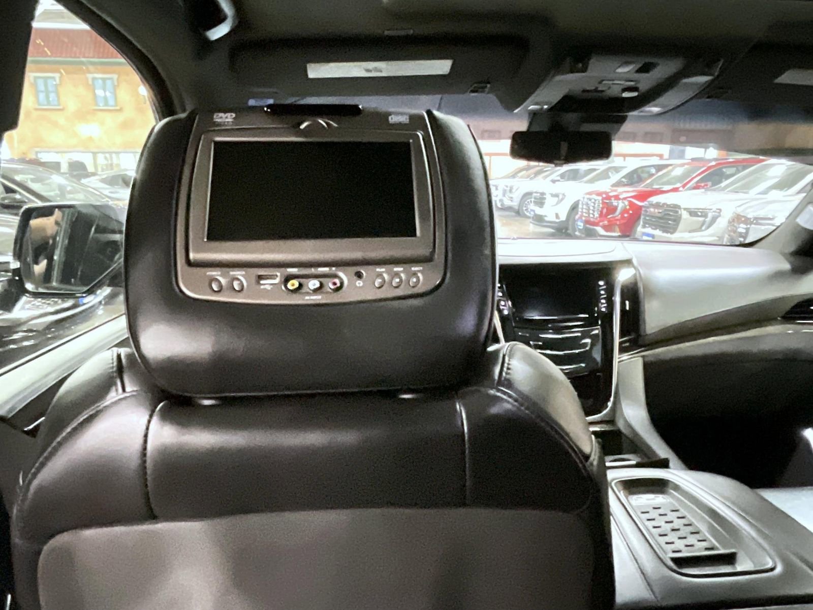 Used 2017 Cadillac Escalade Platinum image 21