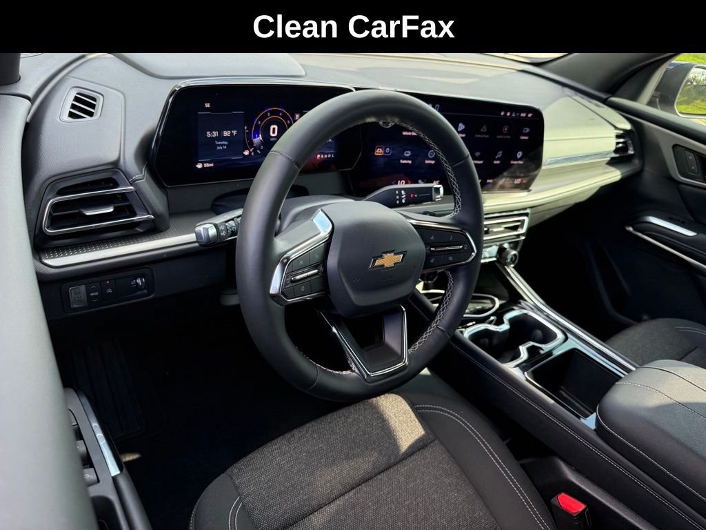 Used 2026 Chevrolet Traverse LT w/ Driver Confidence Package FWD image 3