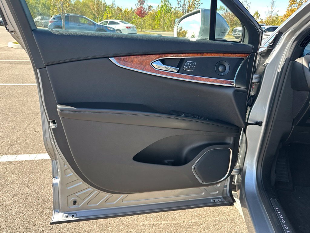 Used 2020 Lincoln Nautilus Reserve AWD/4WD image 15