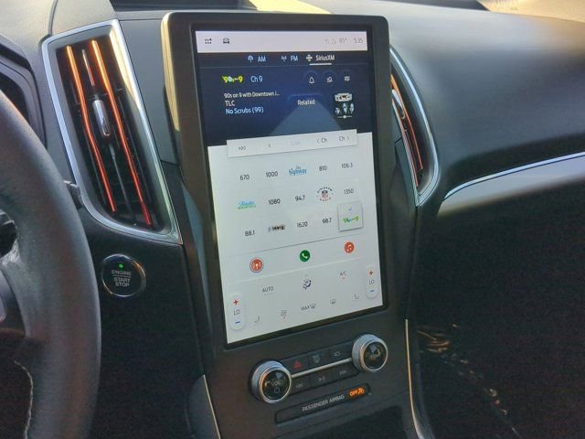 Used 2022 Ford Edge ST image 17