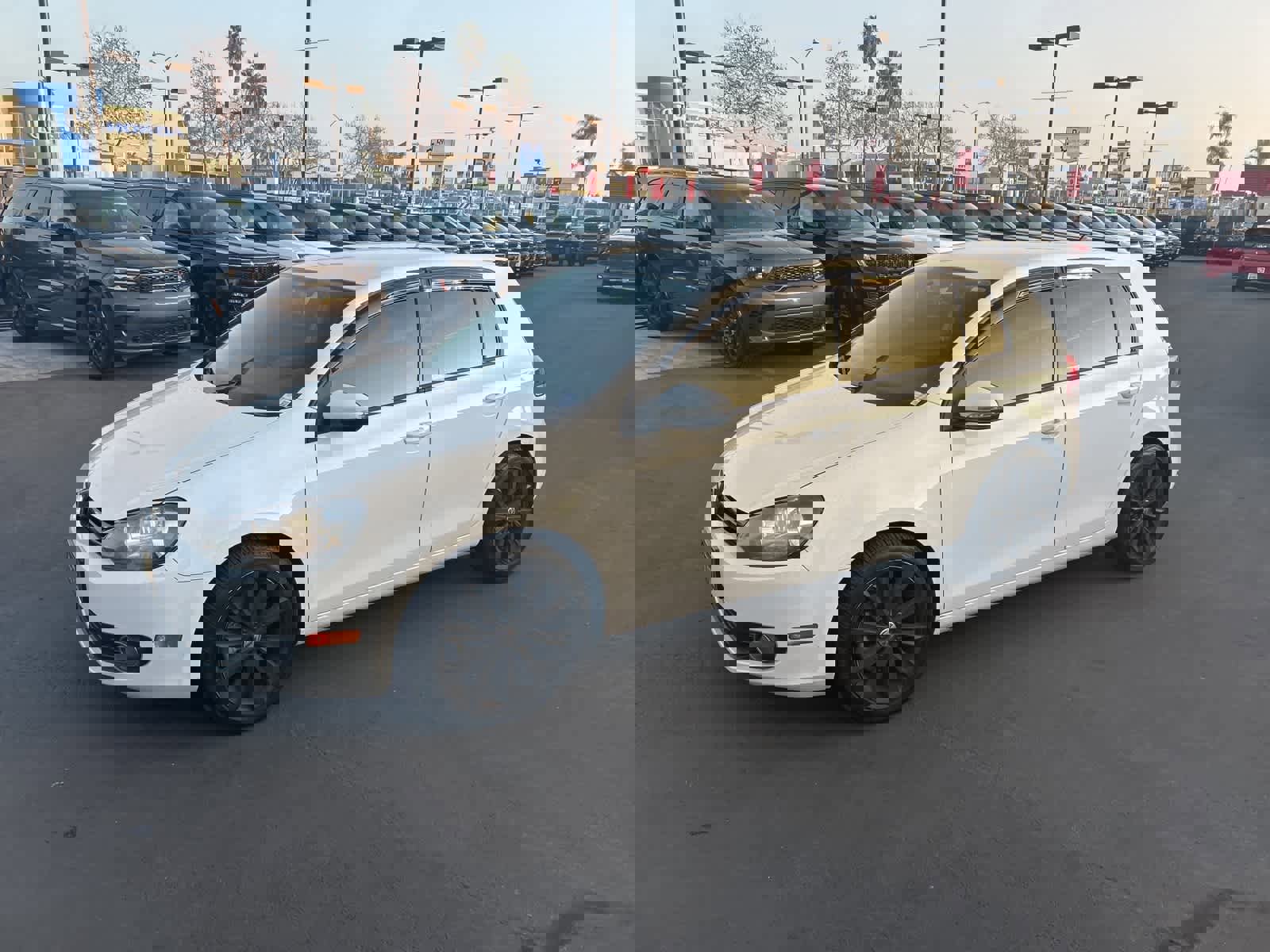 Used 2014 Volkswagen Golf TDI image 3