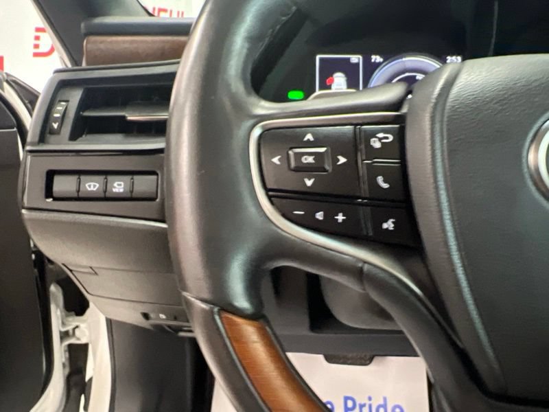 Used 2024 Lexus ES 300h w/ Accessory Package (Z1) FWD image 24