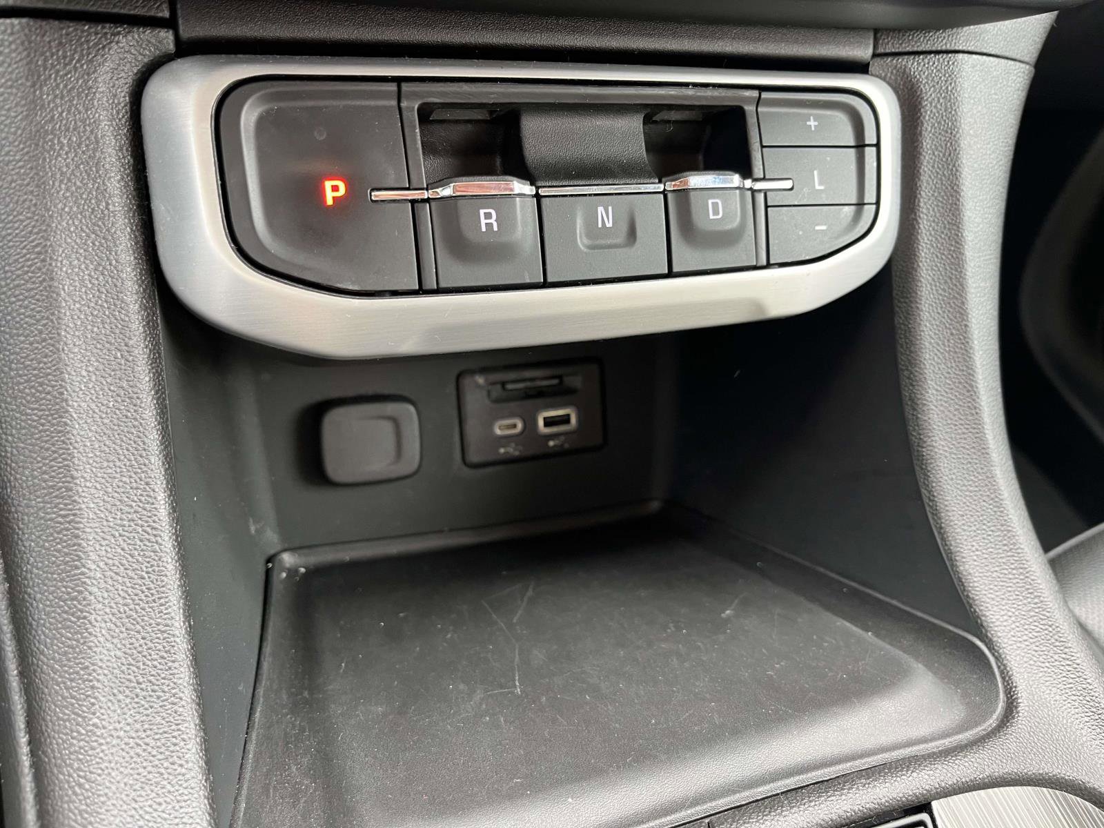 Used 2023 GMC Acadia SLT image 20