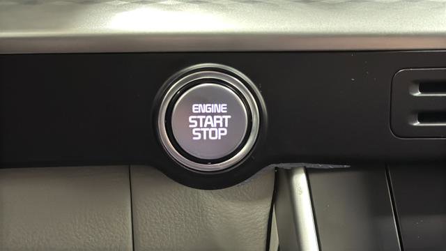 Used 2024 Kia Carnival LX FWD image 34