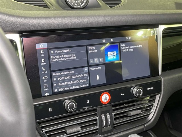 Used 2025 Porsche Macan image 28