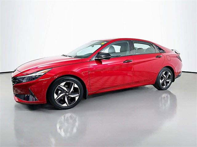 Used 2023 Hyundai Elantra Limited w/ Cargo Package image 3