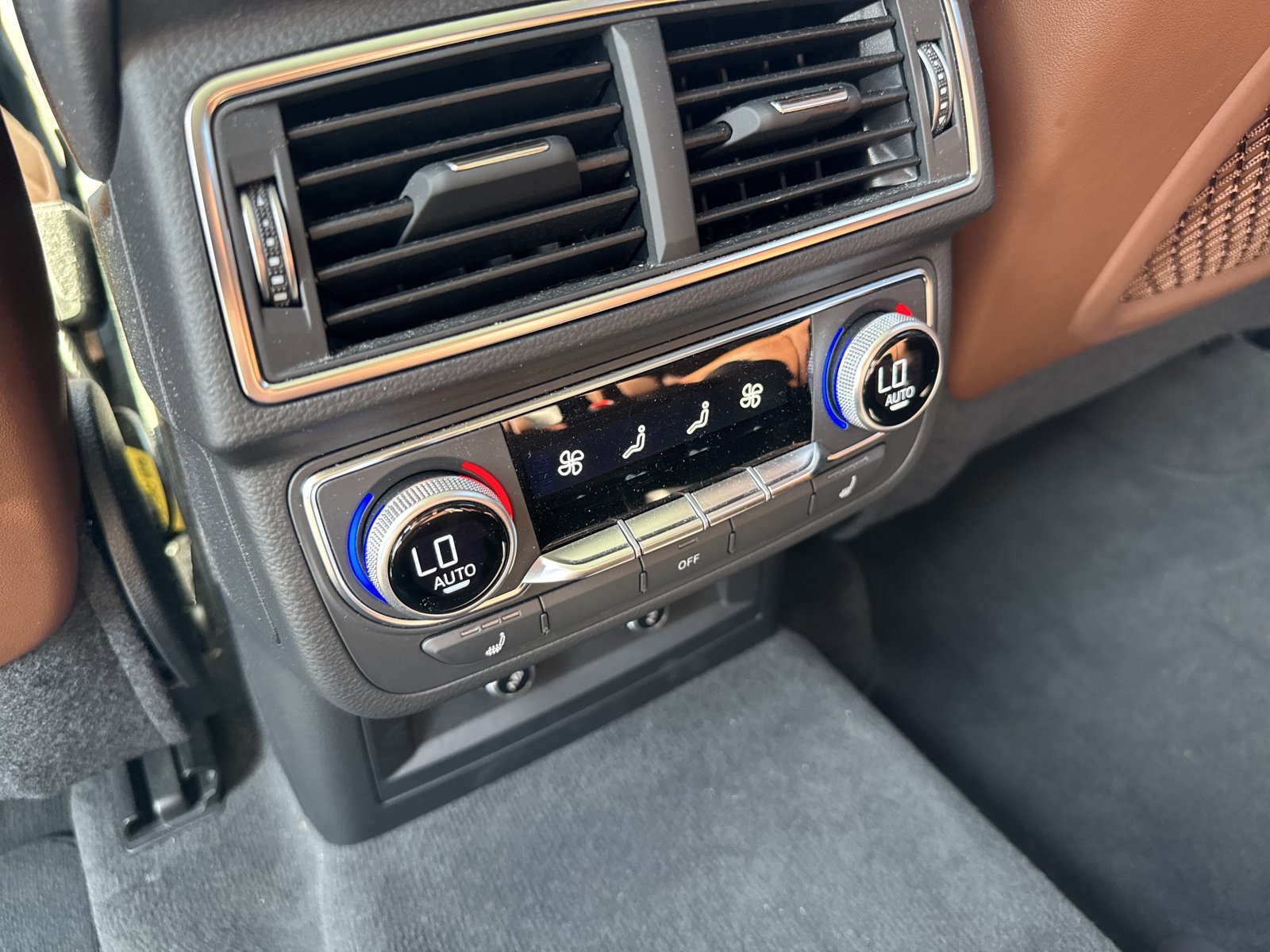 Used 2018 Audi Q7 3.0T Prestige AWD/4WD image 17