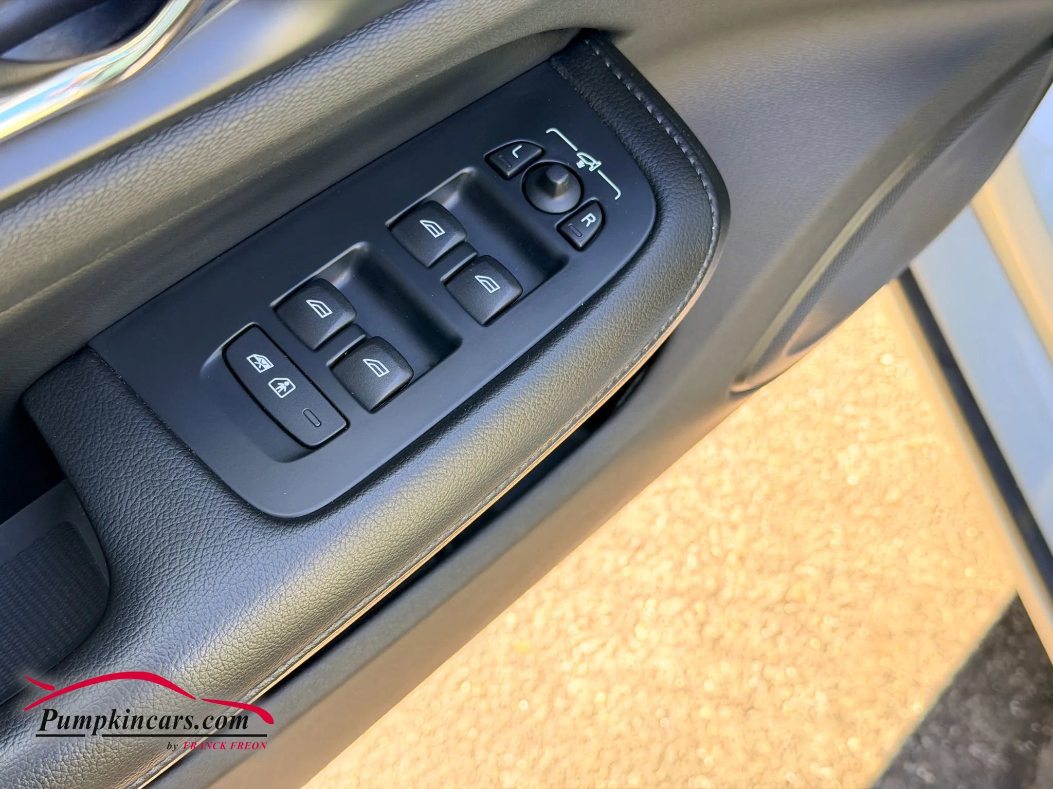 Used 2020 Volvo S60 T5 Momentum image 24