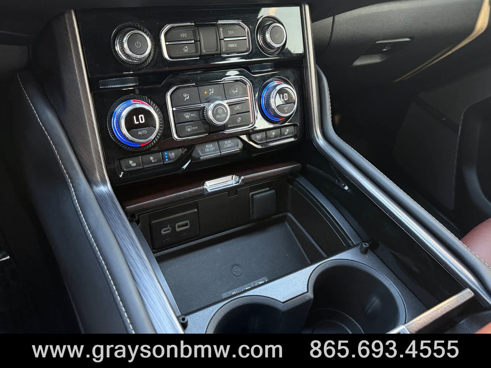 Used 2024 GMC Yukon XL Denali Ultimate AWD/4WD image 33