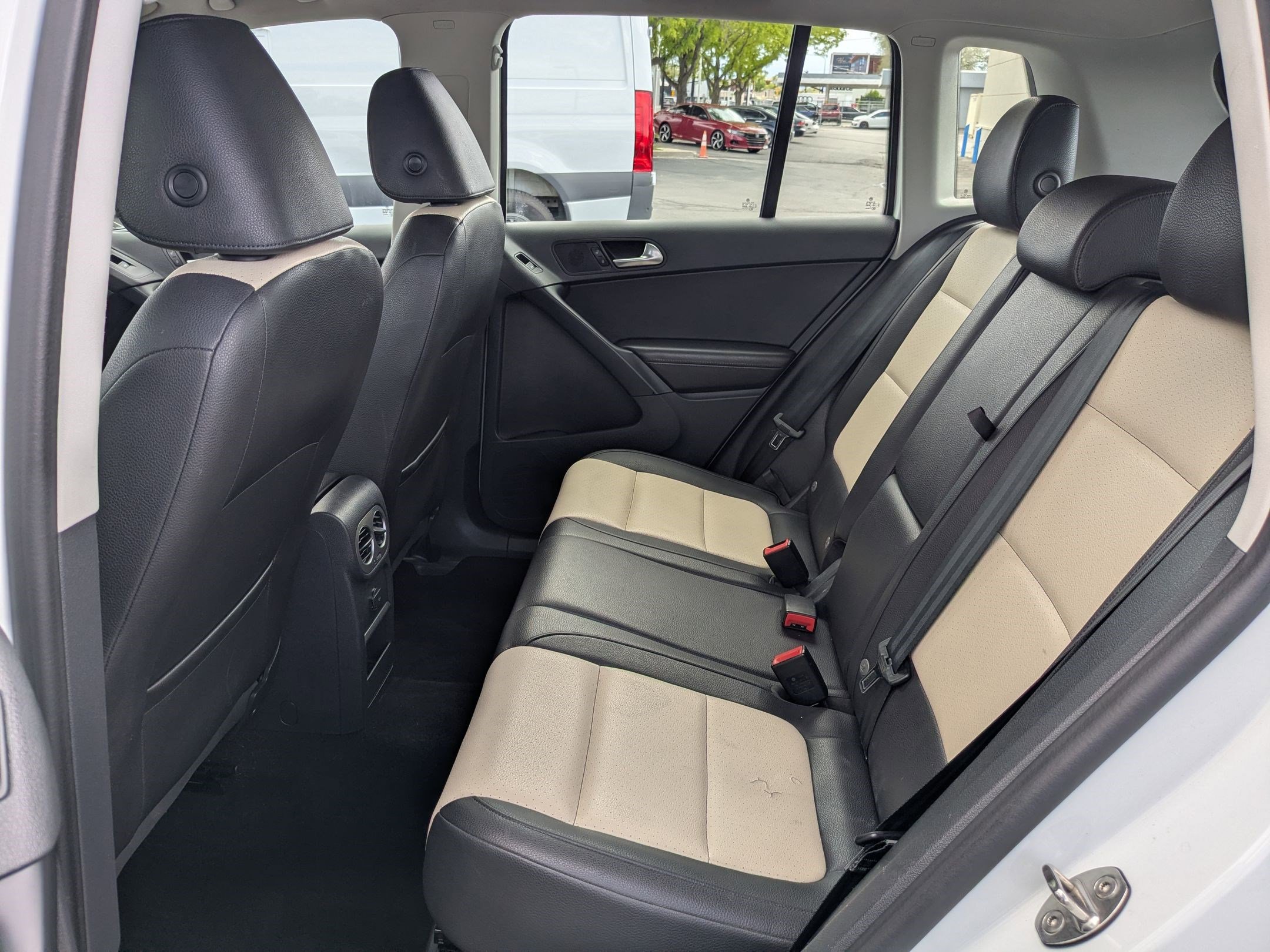 Used 2017 Volkswagen Tiguan S image 28