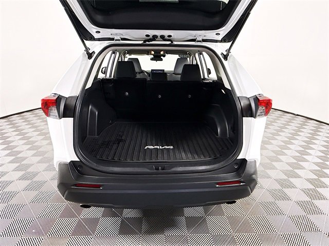 Used 2020 Toyota RAV4 XLE w/ Carpet Mat Package image 34