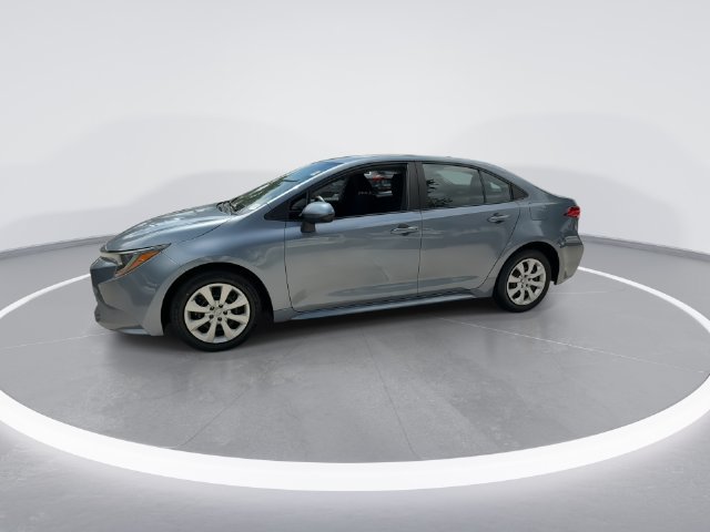 Used 2023 Toyota Corolla LE FWD image 4