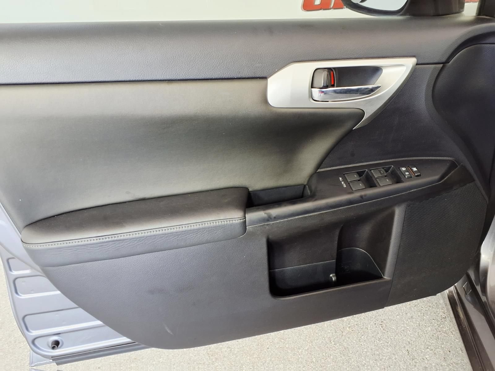 Used 2012 Lexus CT 200h Premium FWD image 14