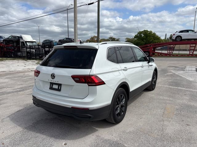 Used 2024 Volkswagen Tiguan SE image 4