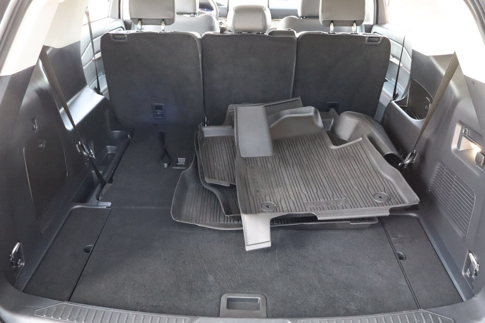 Used 2025 Ford Explorer Active w/ Active Comfort Package RWD image 39
