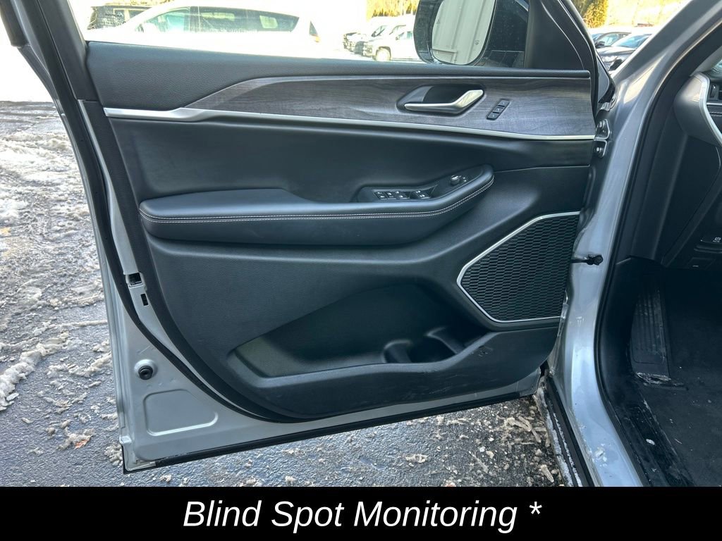 Used 2021 Jeep Grand Cherokee L Limited image 13