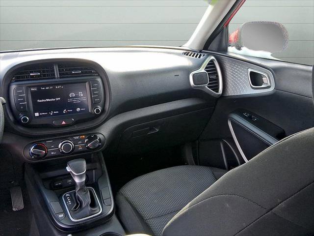 Used 2023 Kia Soul LX w/ LX Technology Package FWD image 28