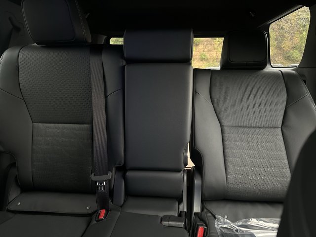 New 2026 Toyota 4Runner TRD Off-Road Premium w/ Tow Technology Package AWD/4WD image 35