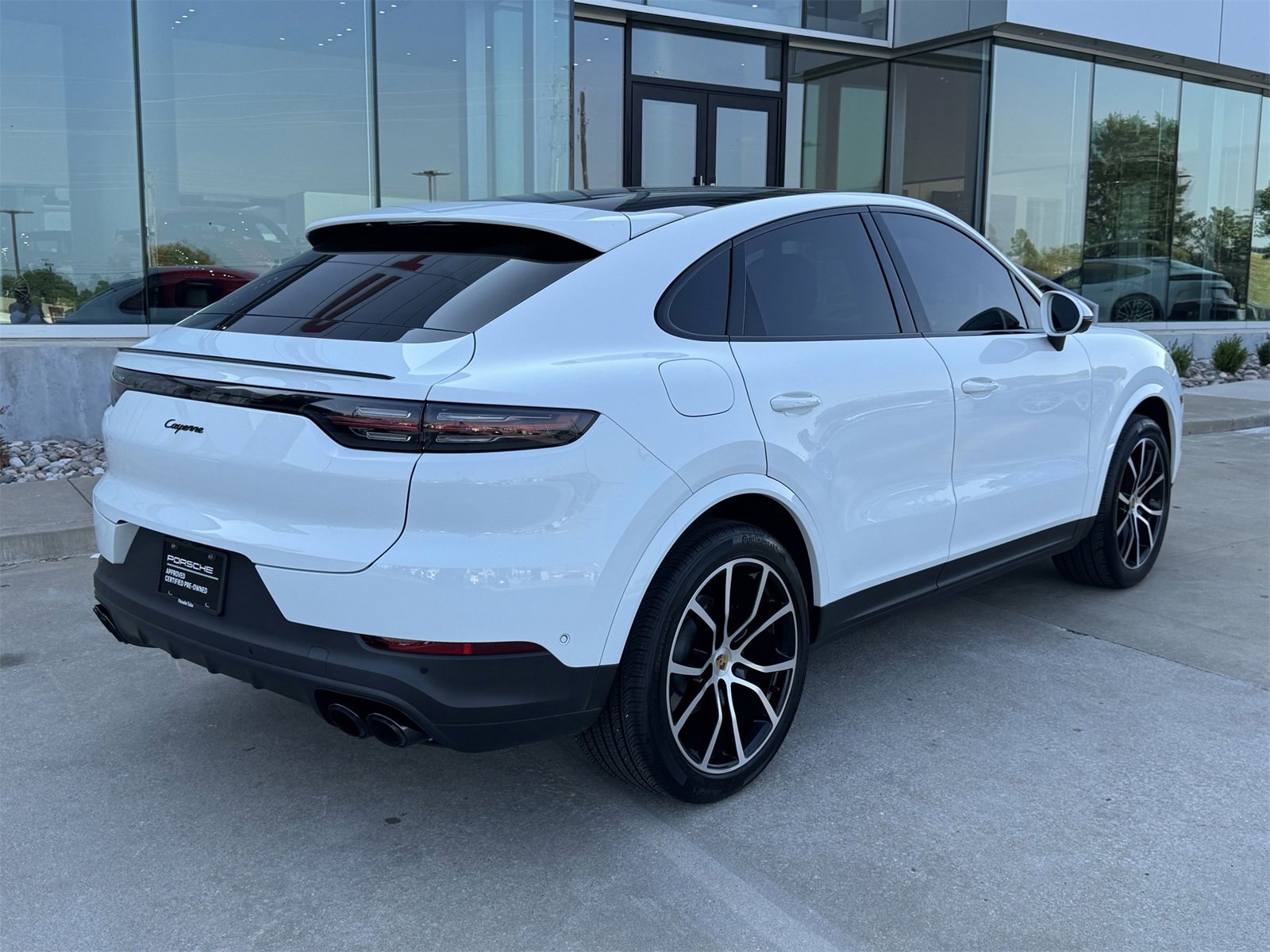 Certified 2022 Porsche Cayenne Coupe image 7