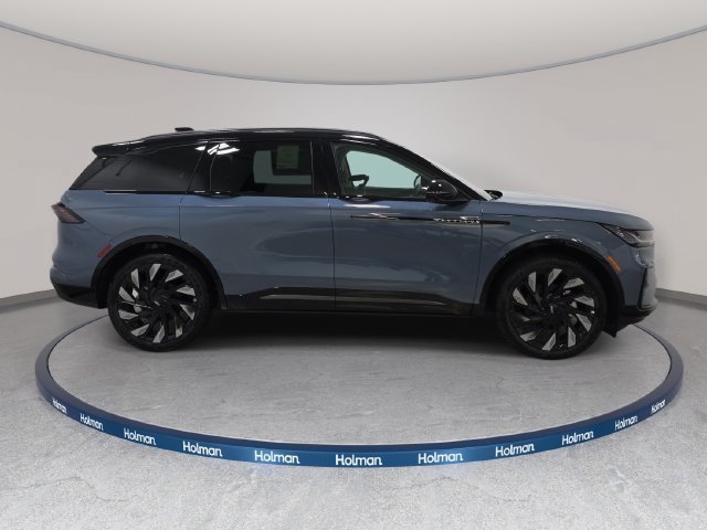 New 2026 Lincoln Nautilus Reserve w/ Jet Appearance Package AWD/4WD image 4
