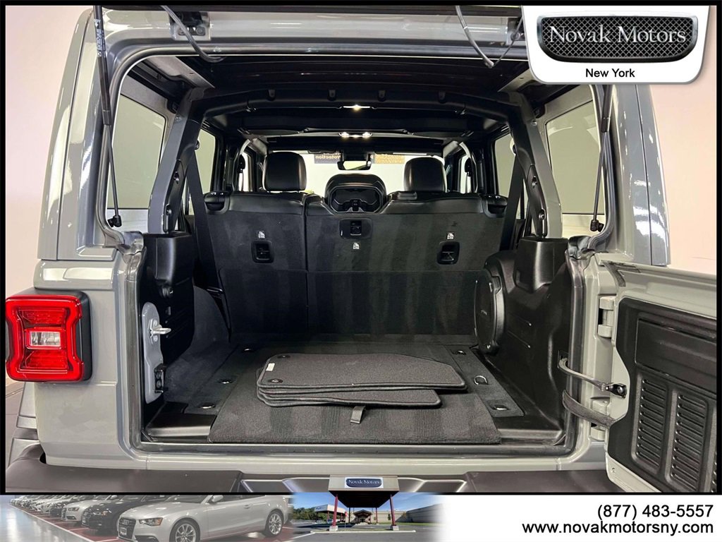 Used 2022 Jeep Wrangler Unlimited Rubicon w/ LED Lighting Group image 12