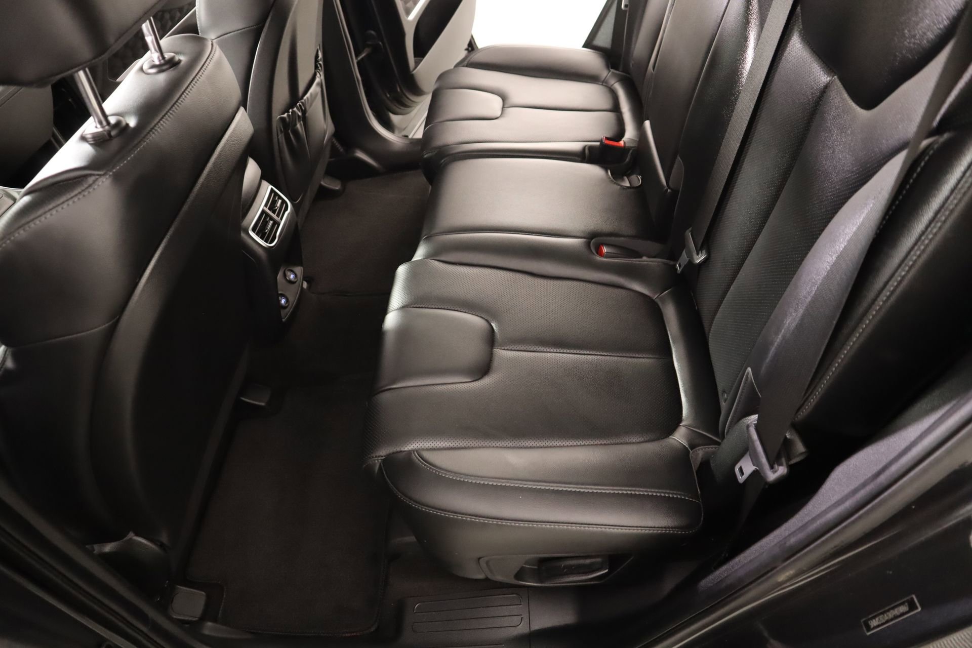 Used 2023 Hyundai Santa Fe SEL Premium AWD/4WD image 12