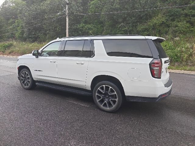 Used 2023 Chevrolet Suburban RST w/ Luxury Package RWD image 4