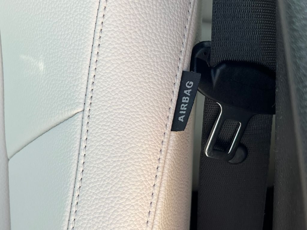 New 2026 Mercedes-Benz GLB 250 4MATIC image 11