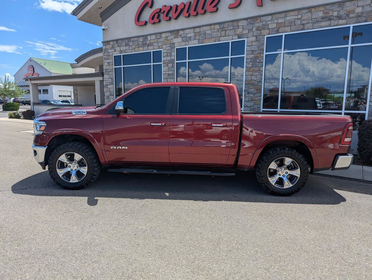 Used 2019 RAM 1500 Laramie AWD/4WD image 2